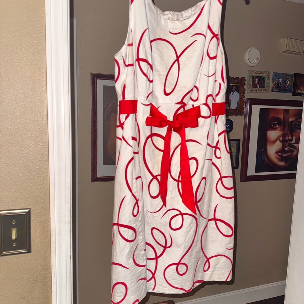 Jessica Howard White and Red Swirl Dress